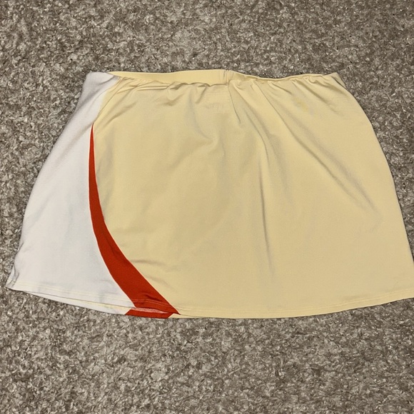 Under Armour Matching Skirt and Tank Activewear - Picture 8 of 10